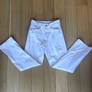 NWOT H&M Mom Loose-Fit High Waisted white Jeans Size 2